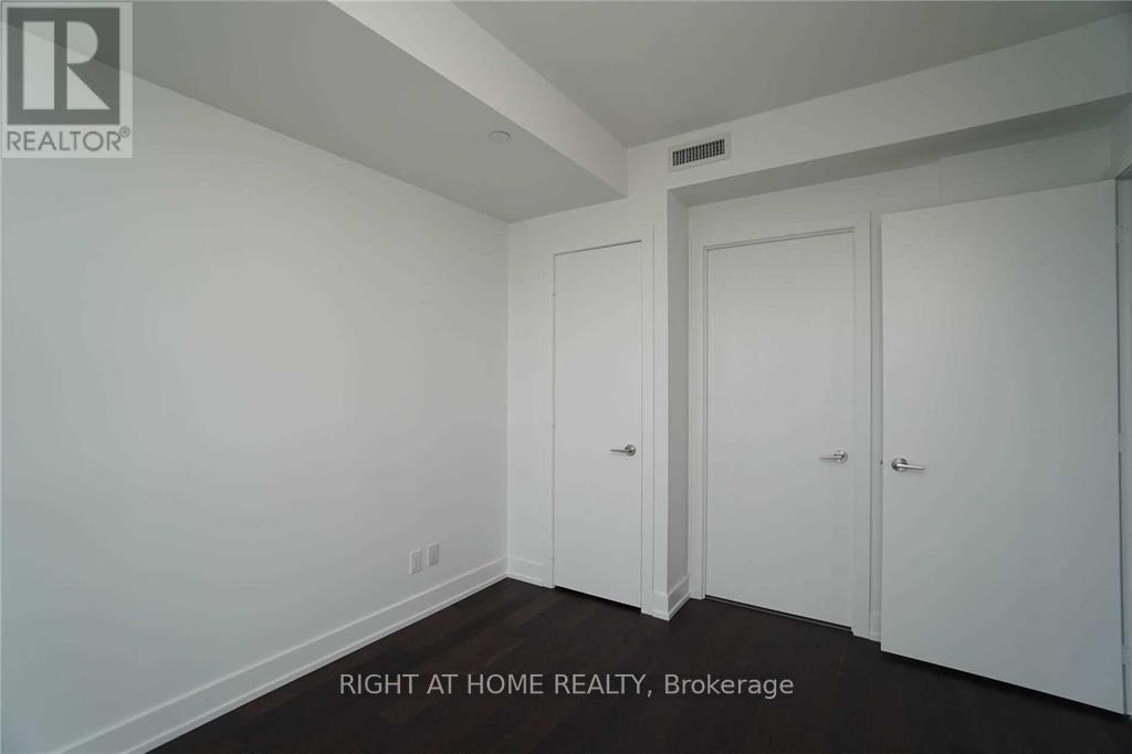 1207 - 7 GRENVILLE STREET