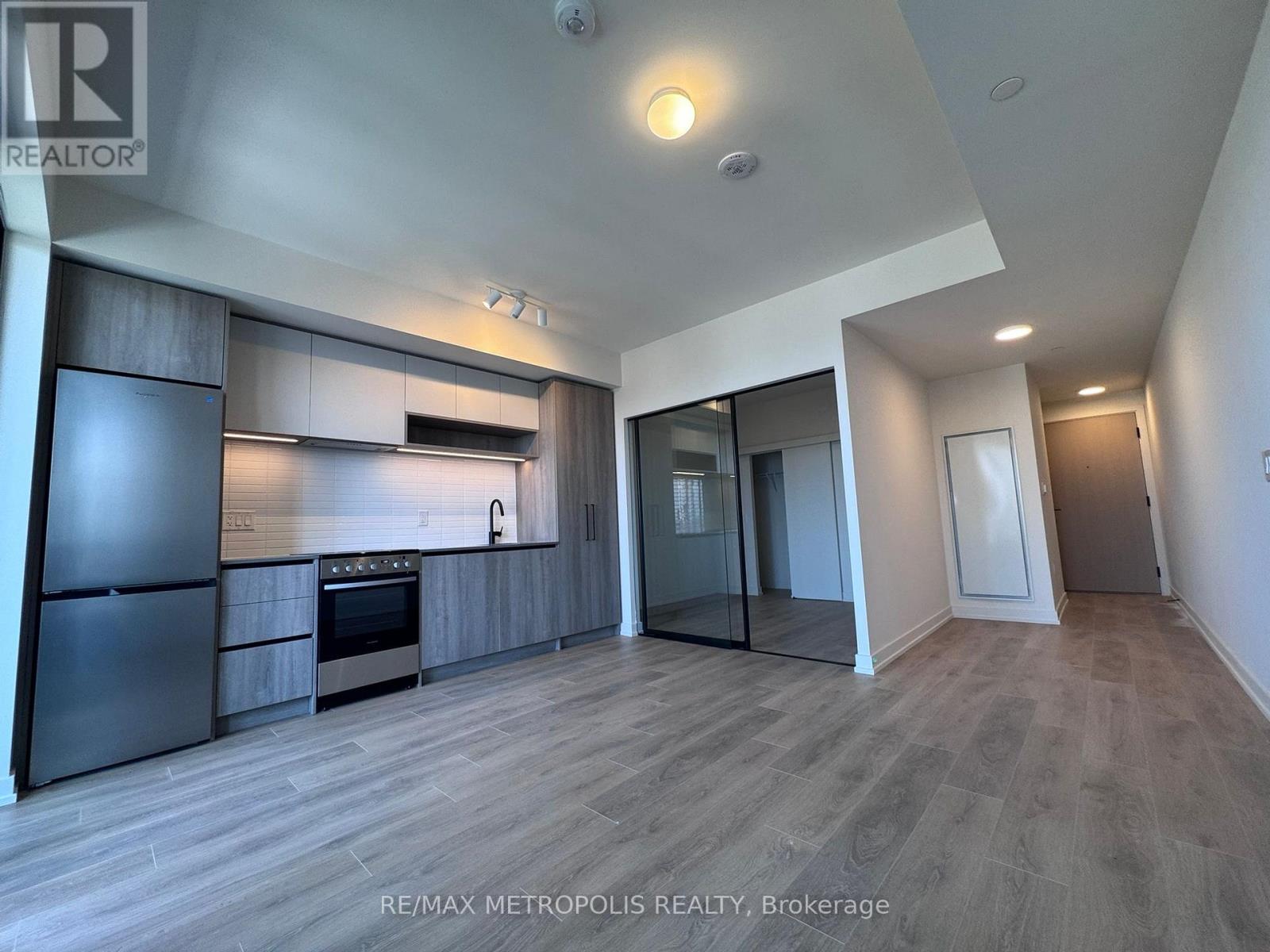 1418 - 181 Sterling Road, Toronto, Ontario  M6R 2B2 - Photo 3 - C13640440