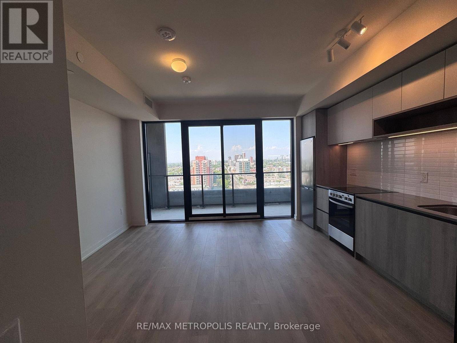 1418 - 181 Sterling Road, Toronto, Ontario  M6R 2B2 - Photo 5 - C13640440