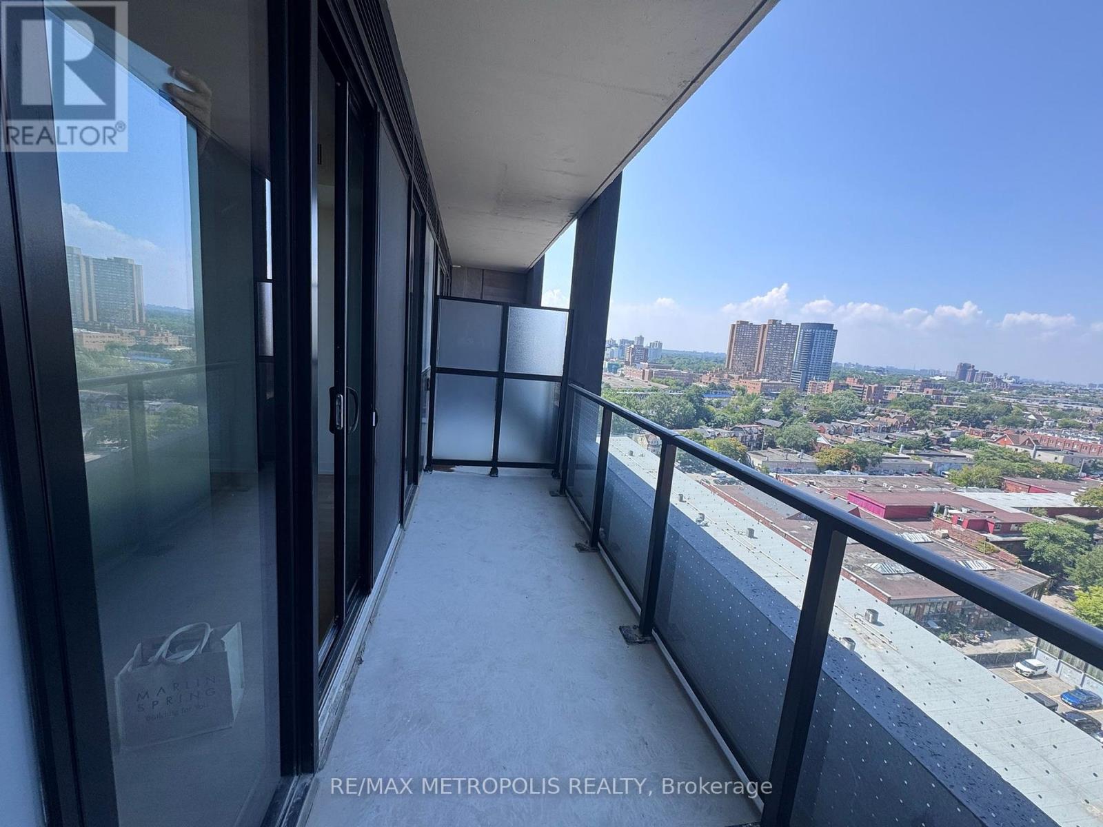 1418 - 181 Sterling Road, Toronto, Ontario  M6R 2B2 - Photo 8 - C13640440