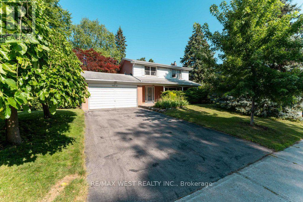 2 Robinter Drive, Toronto, Ontario  M2M 3P9 - Photo 2 - C13640496