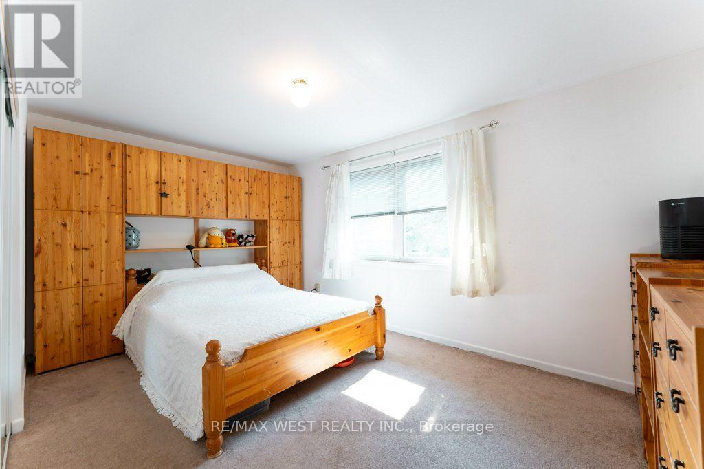 2 Robinter Drive, Toronto, Ontario  M2M 3P9 - Photo 25 - C13640496
