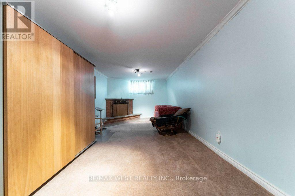 2 Robinter Drive, Toronto, Ontario  M2M 3P9 - Photo 30 - C13640496