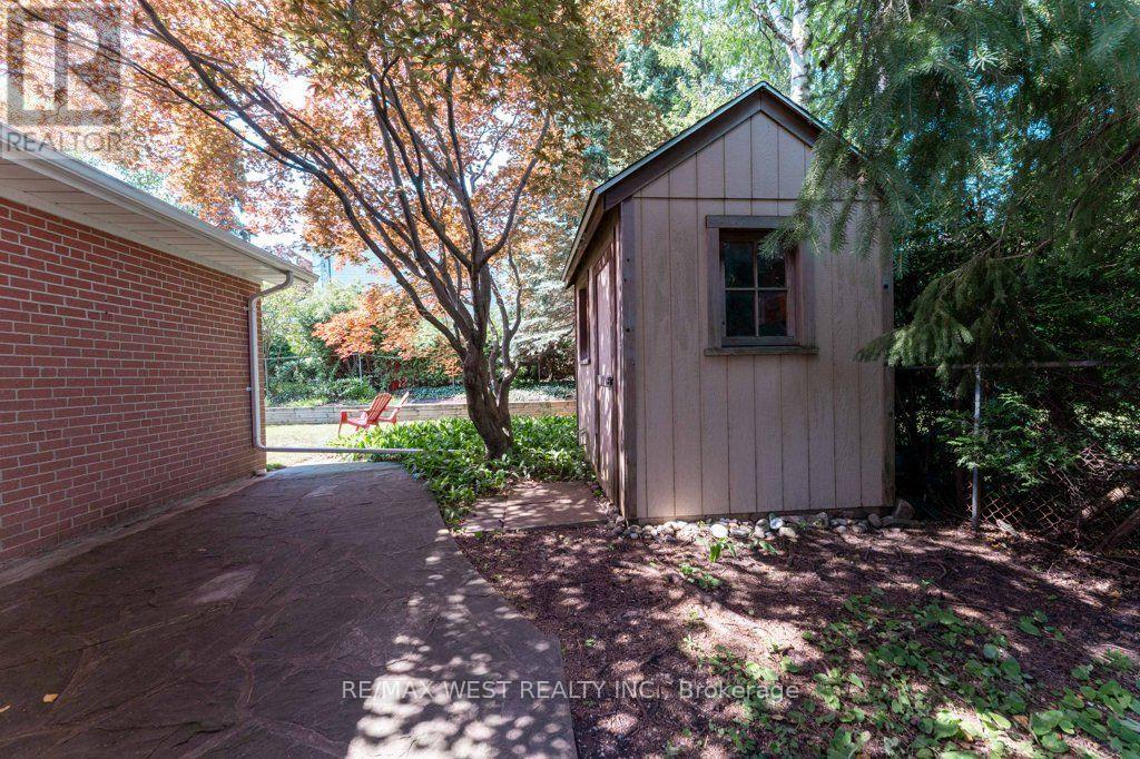 2 Robinter Drive, Toronto, Ontario  M2M 3P9 - Photo 36 - C13640496
