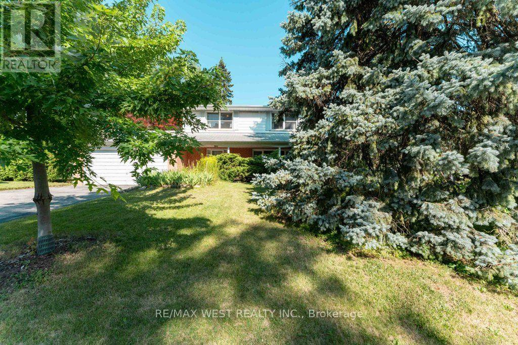 2 Robinter Drive, Toronto, Ontario  M2M 3P9 - Photo 5 - C13640496