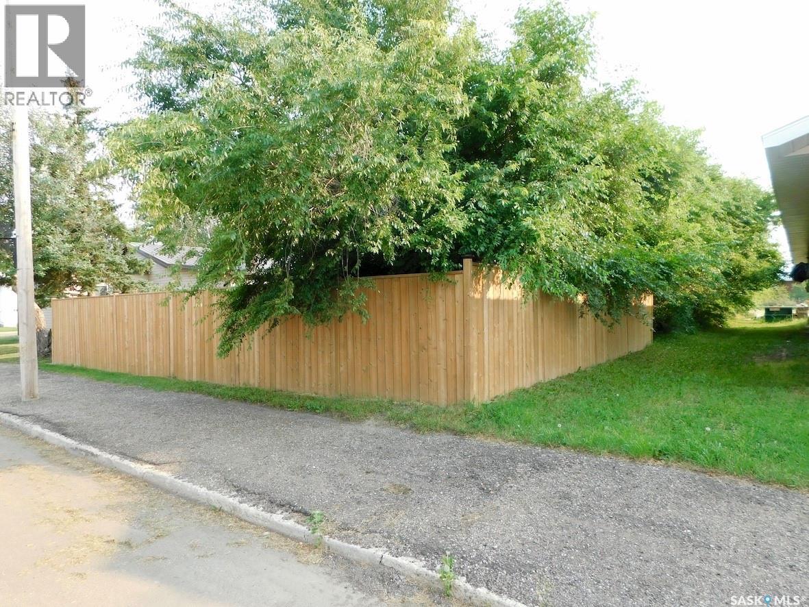 40 Edouard Beaupre Street, Willow Bunch, Saskatchewan  S0H 4K0 - Photo 37 - SK044430