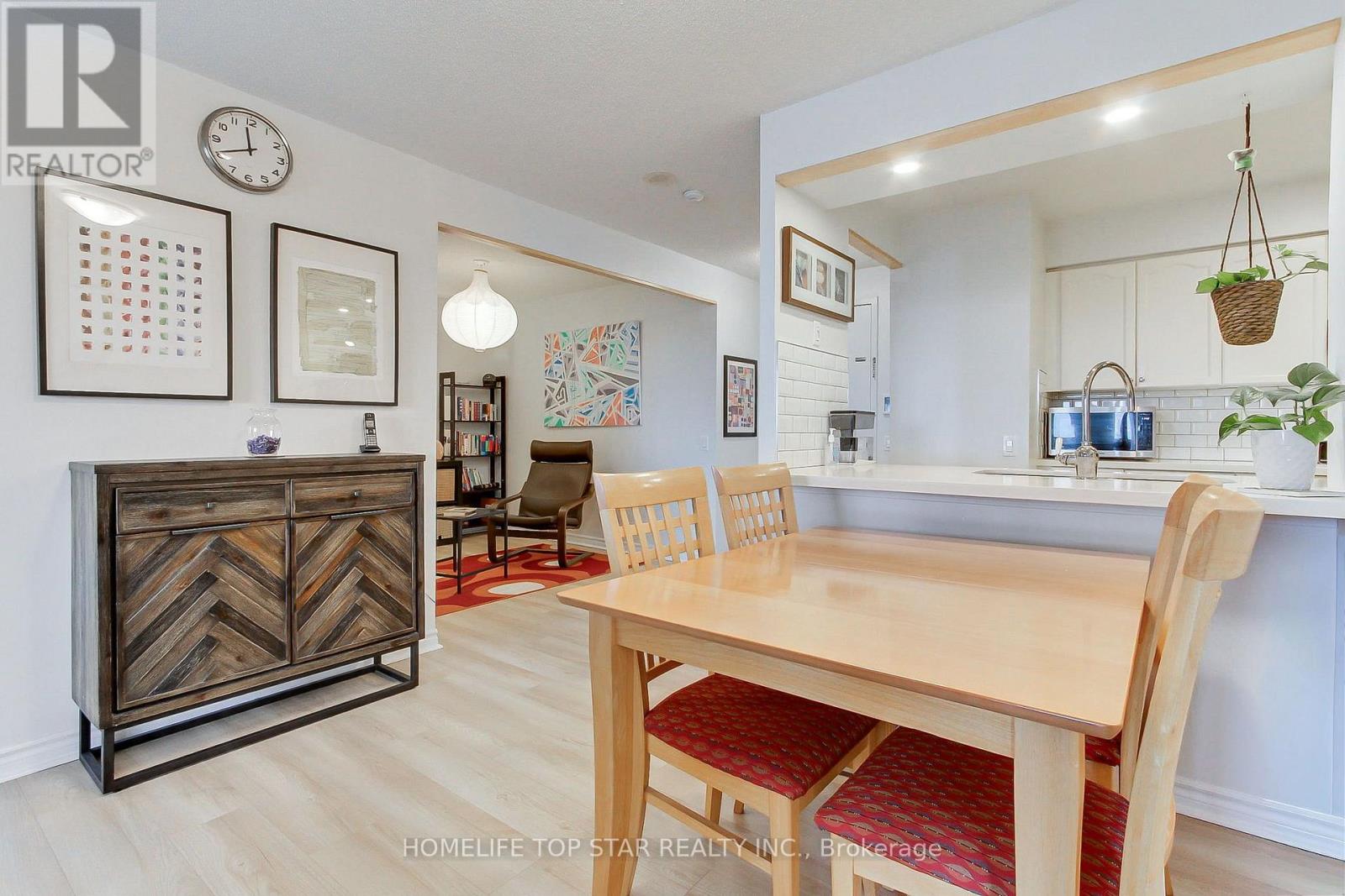 1323 - 18 Mondeo Drive, Toronto, Ontario  M1P 5C8 - Photo 13 - E13640326