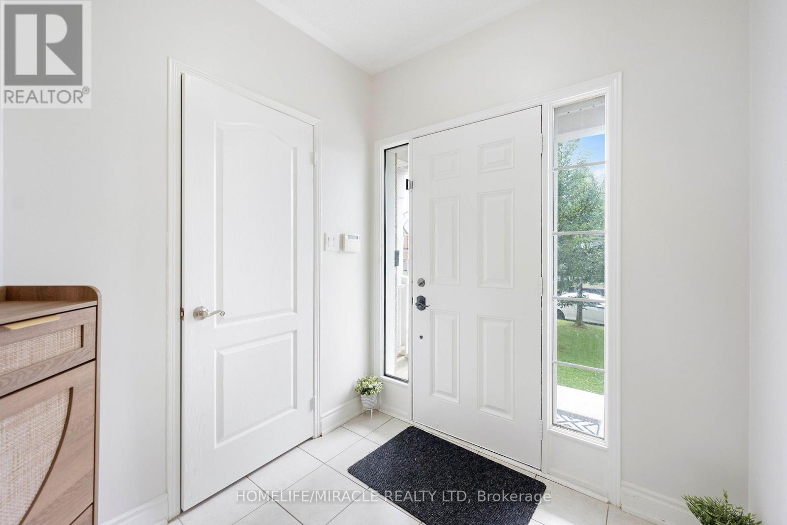 1619 Frolis Street, Oshawa, Ontario  L1K 0L4 - Photo 2 - E13640388