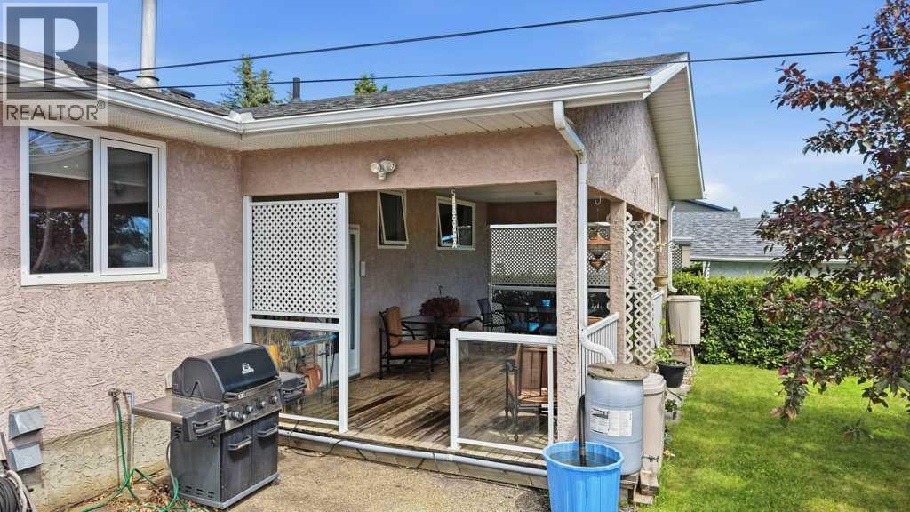 5709 56 Avenue, Lacombe, Alberta  T4L 1N6 - Photo 4 - A2327222