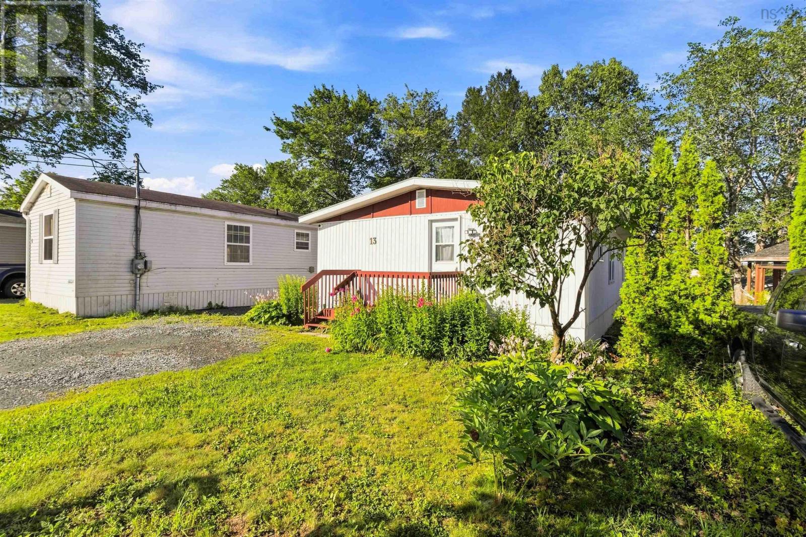 13 Sneezy Avenue, Lake Echo, Nova Scotia  B3E 1C4 - Photo 3 - 202619649