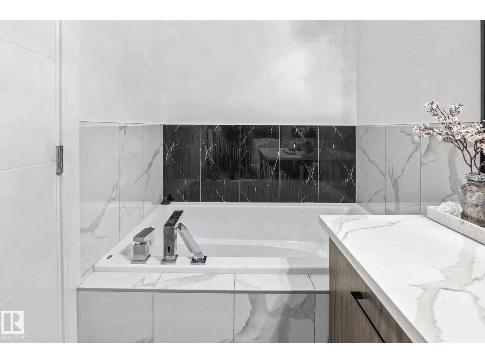 3523 5a Av Sw, Edmonton, Alberta  T6X 2W7 - Photo 20 - E4502186