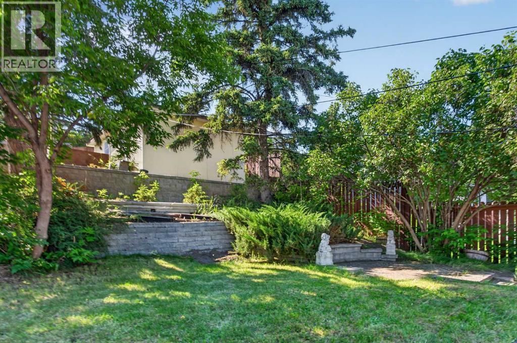 36 Hazelwood Crescent SW, Calgary, Alberta  T2V 3B9 - Photo 5 - A2324583