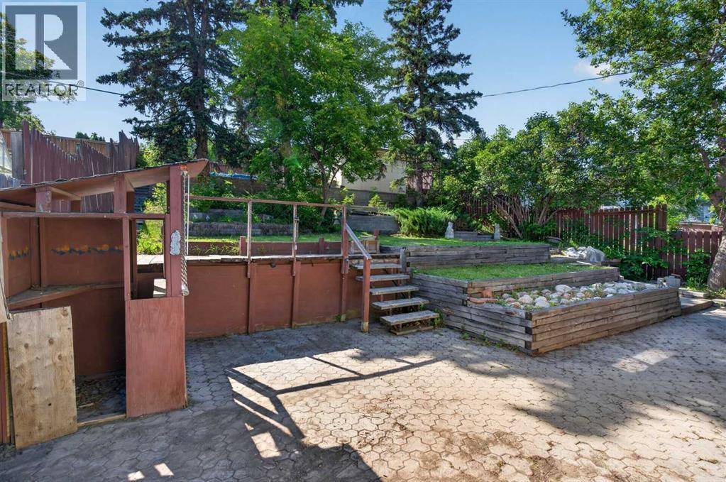 36 Hazelwood Crescent SW, Calgary, Alberta  T2V 3B9 - Photo 3 - A2324583