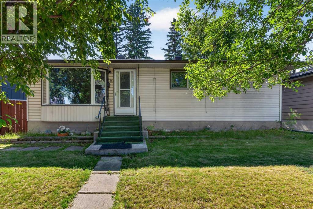 36 Hazelwood Crescent SW, Calgary, Alberta