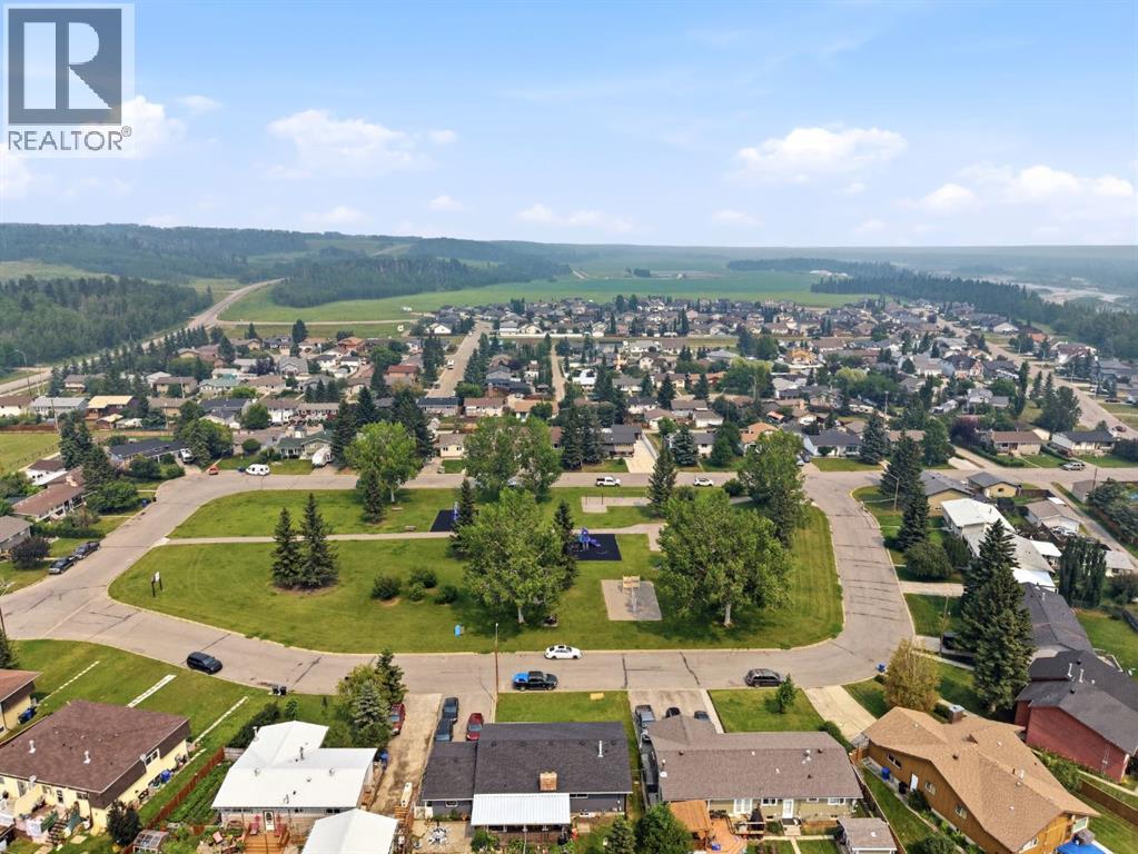 218 8 Avenue NE, Sundre, Alberta  T0M 1X0 - Photo 40 - A2332388