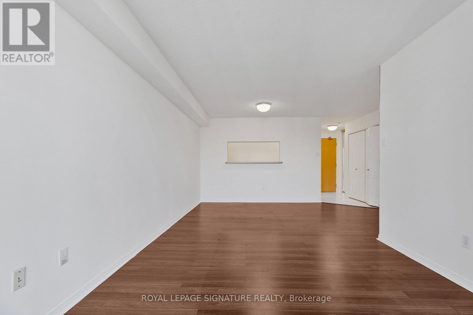 1410 - 11 Townsgate Drive, Vaughan (Crestwood-Springfarm-Yorkhill), Ontario  L4J 8G4 - Photo 4 - N13640234