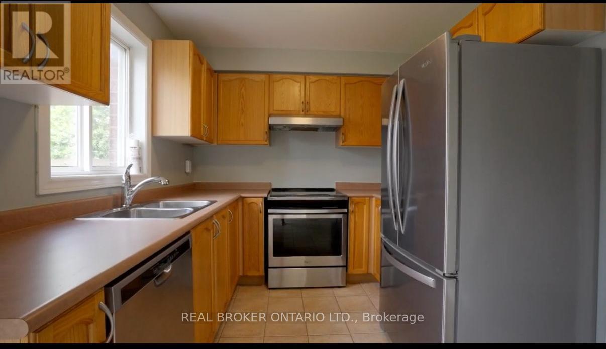 176 Thrushwood Drive, Barrie, Ontario L4N 0Z1 - Photo 4 - S13640432
