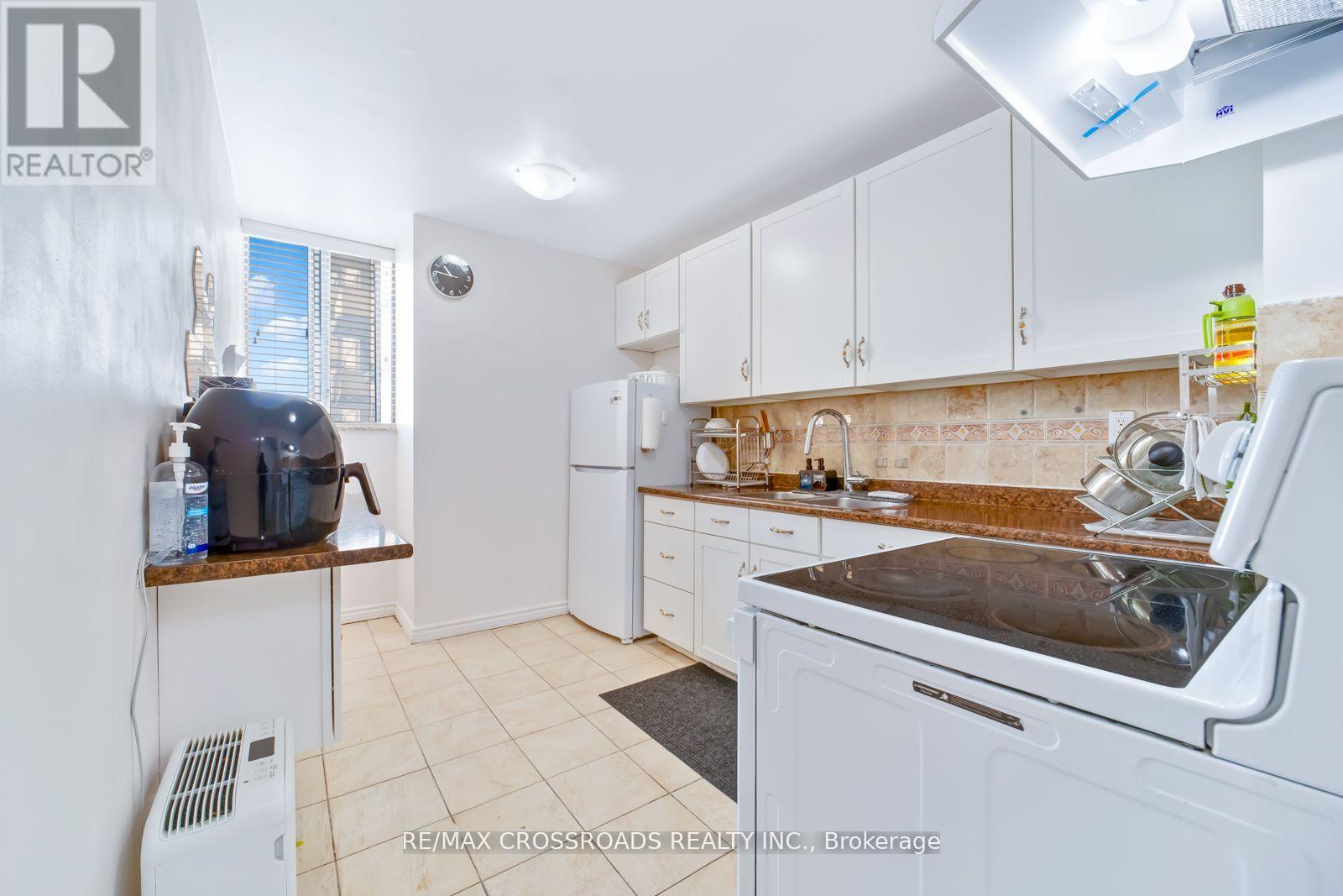 1208 - 340 Dixon Road, Toronto, Ontario  M9R 1T1 - Photo 3 - W13640236