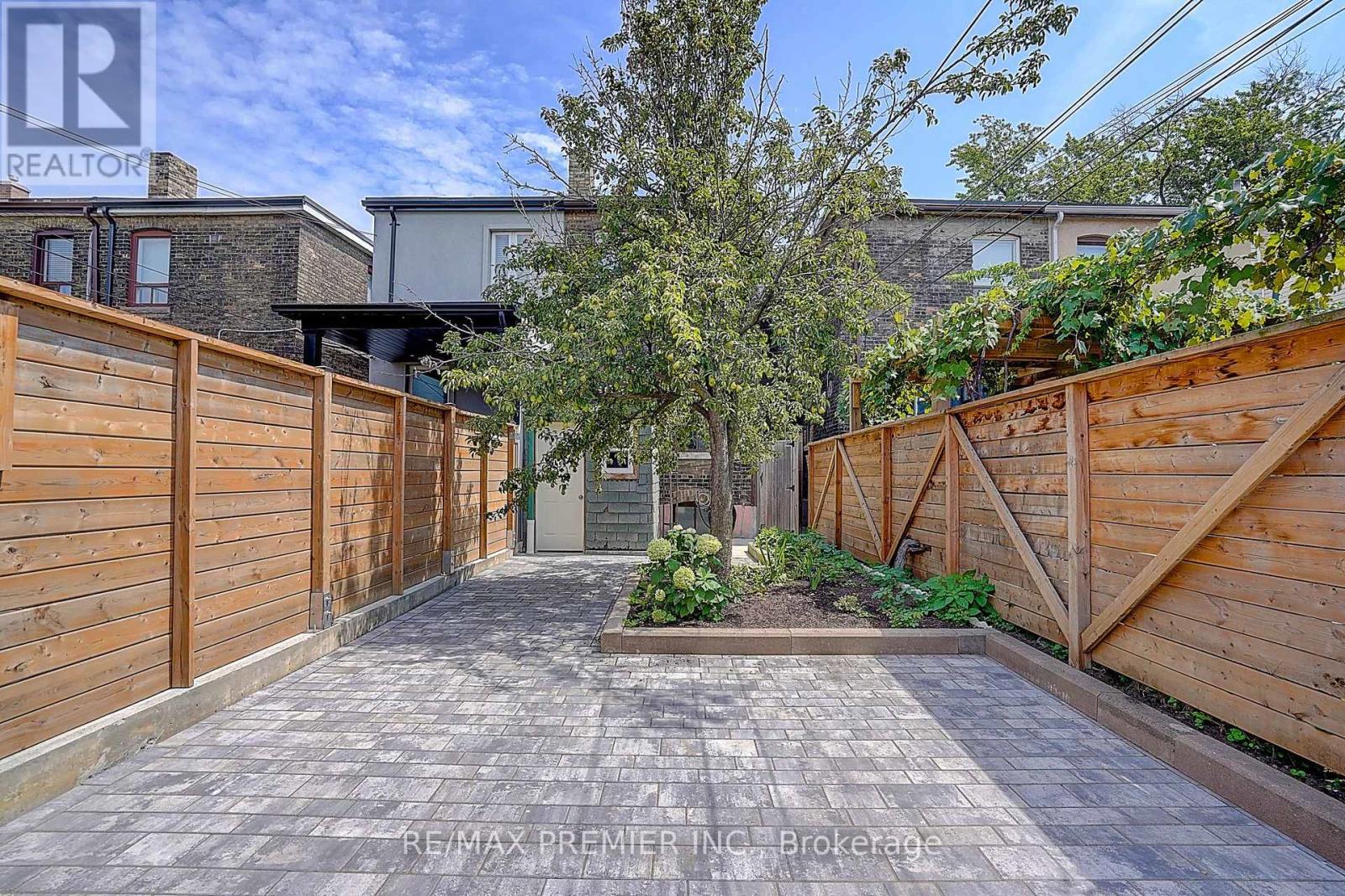 72 Symington Avenue, Toronto, Ontario  M6P 3W1 - Photo 11 - W13640242