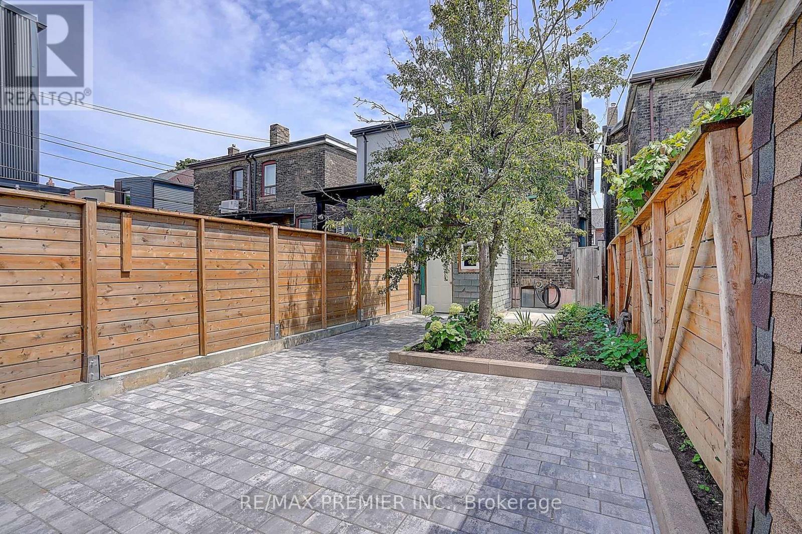 72 Symington Avenue, Toronto, Ontario  M6P 3W1 - Photo 12 - W13640242