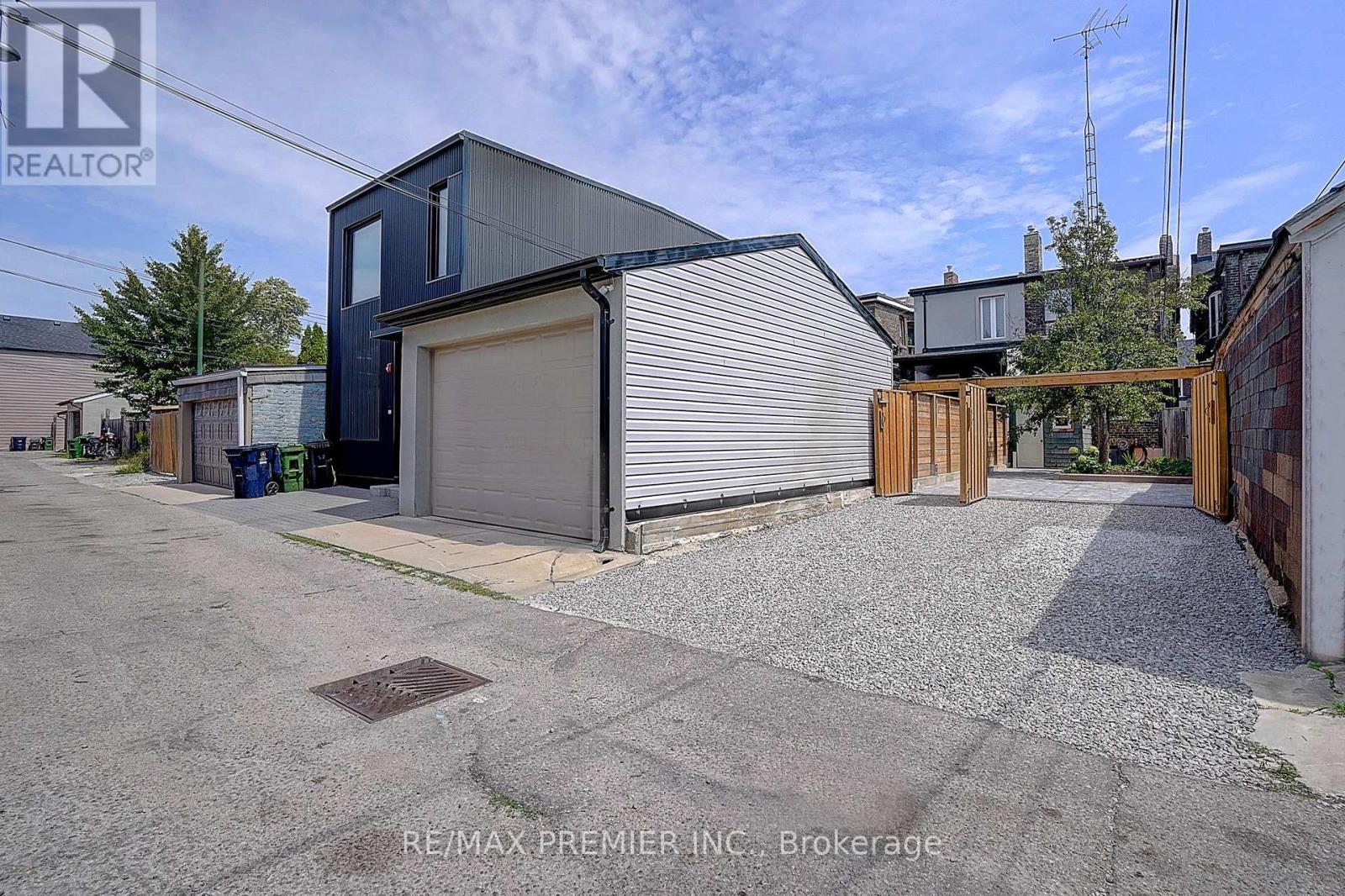 72 Symington Avenue, Toronto, Ontario  M6P 3W1 - Photo 16 - W13640242