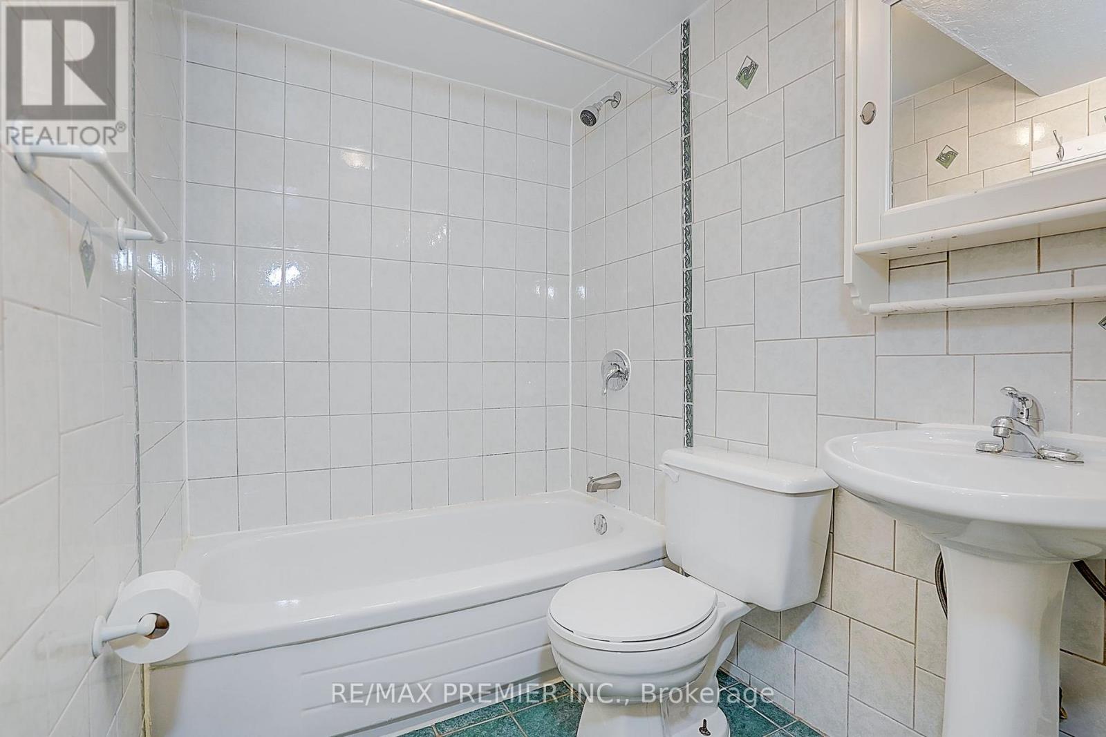 72 Symington Avenue, Toronto, Ontario  M6P 3W1 - Photo 49 - W13640242