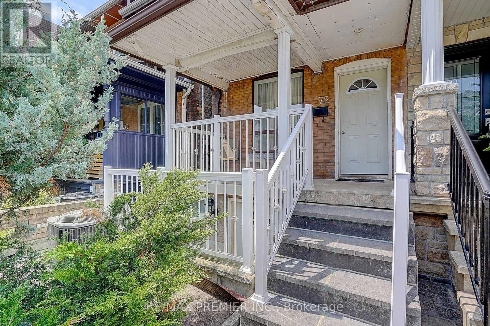 72 Symington Avenue, Toronto, Ontario  M6P 3W1 - Photo 5 - W13640242