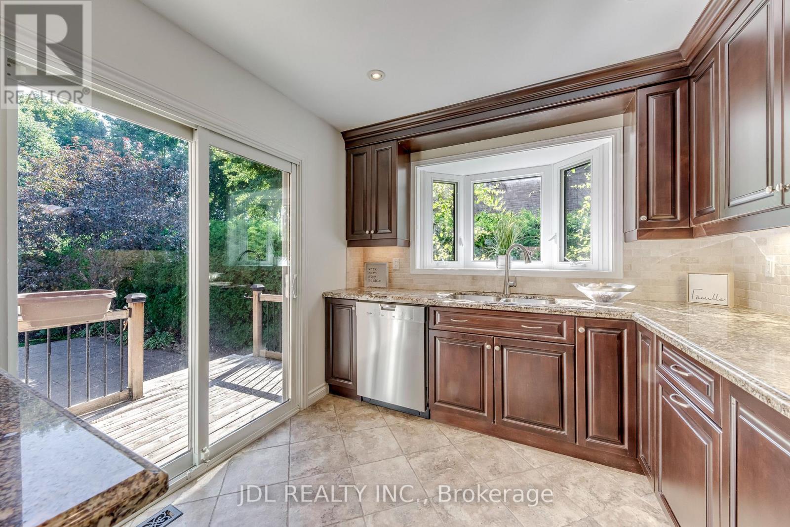 323 Warminster Drive S, Oakville, Ontario  L6L 4N1 - Photo 21 - W13640272