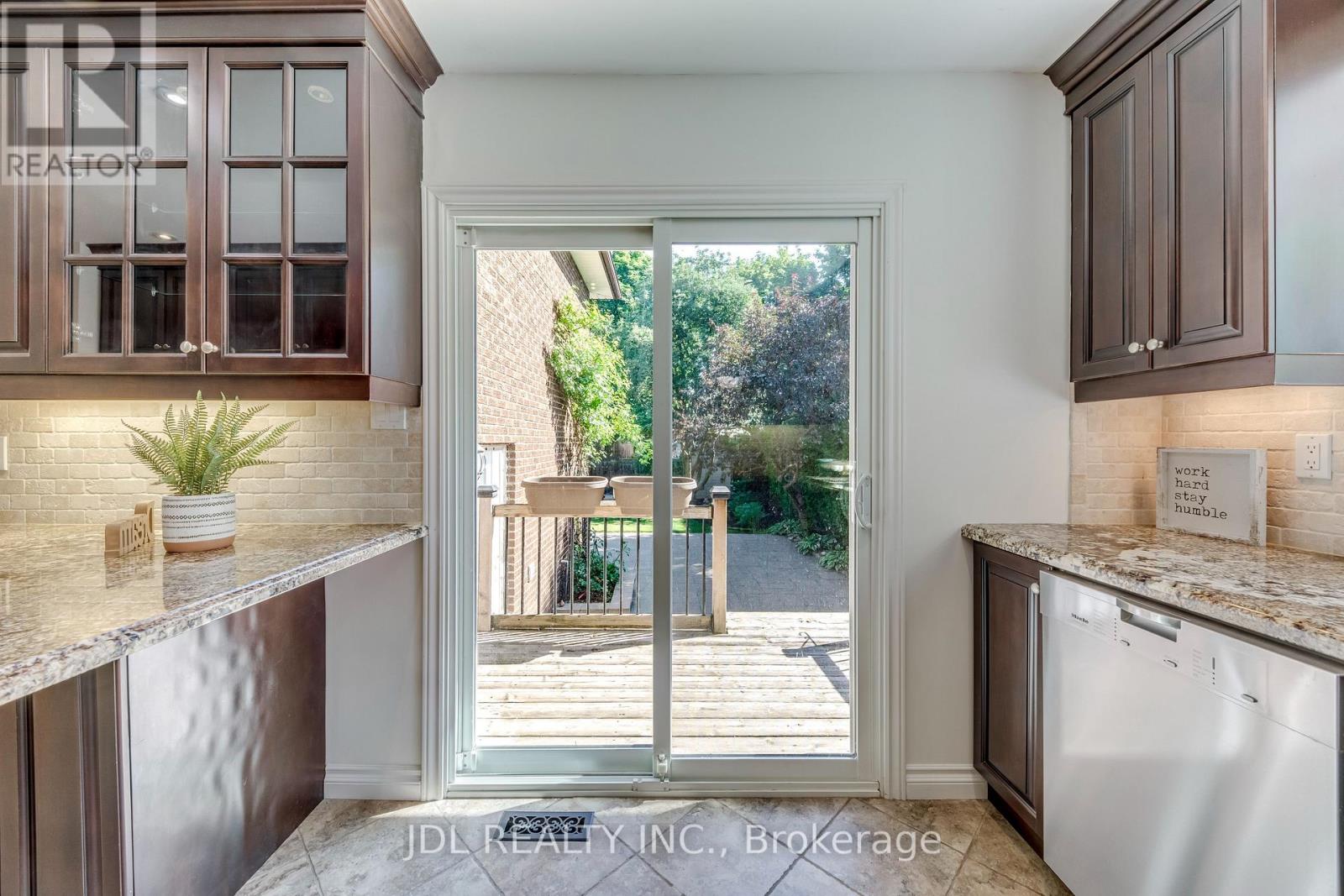 323 Warminster Drive S, Oakville, Ontario  L6L 4N1 - Photo 23 - W13640272