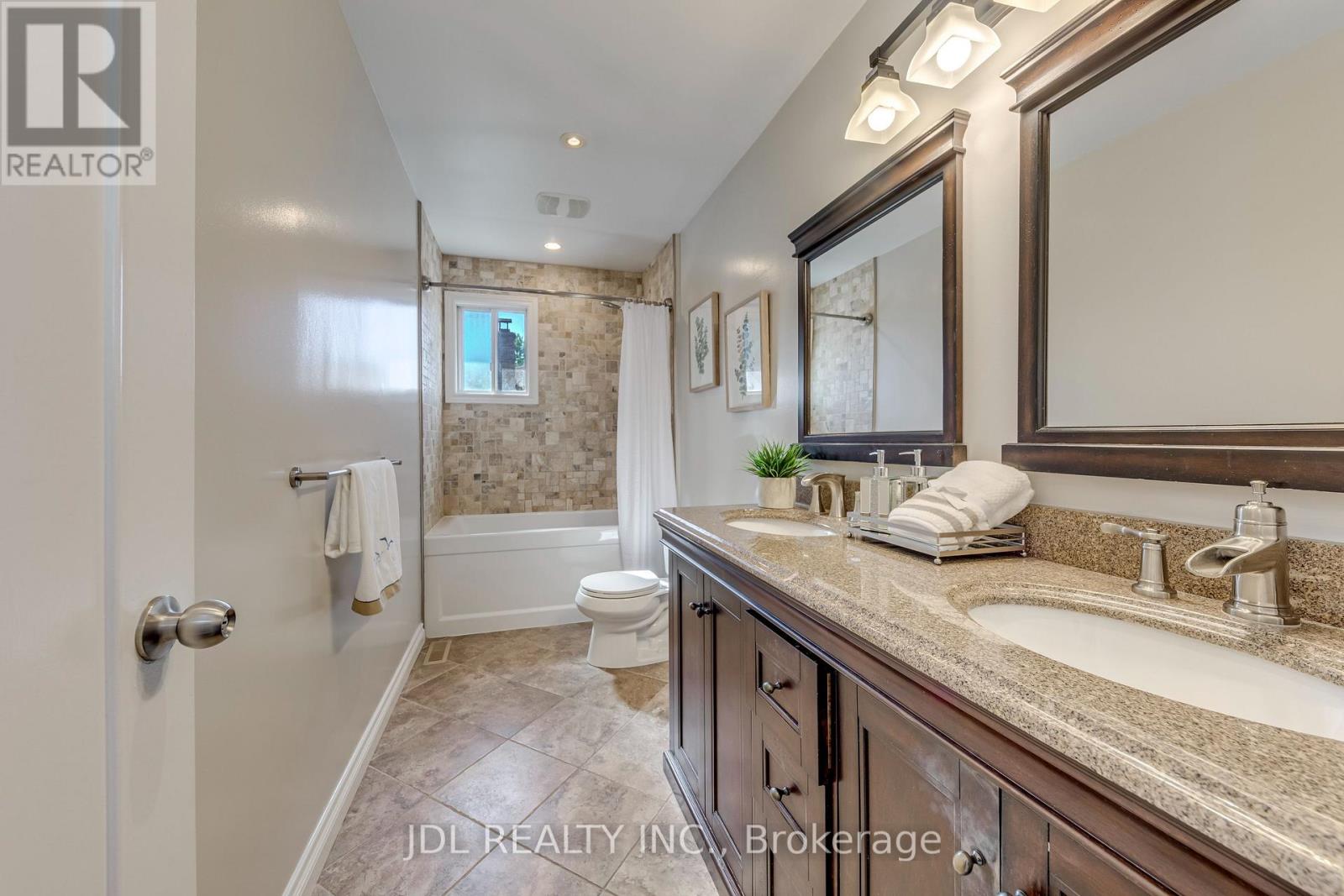 323 Warminster Drive S, Oakville, Ontario  L6L 4N1 - Photo 36 - W13640272