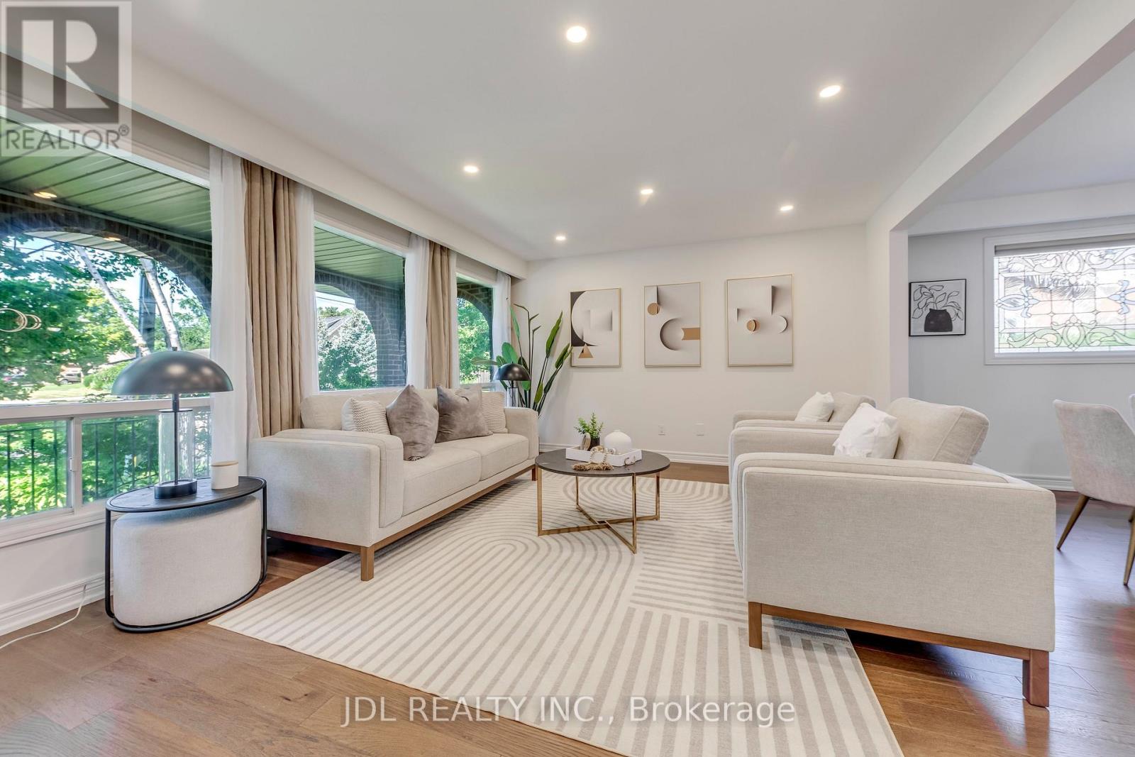 323 Warminster Drive S, Oakville, Ontario  L6L 4N1 - Photo 6 - W13640272