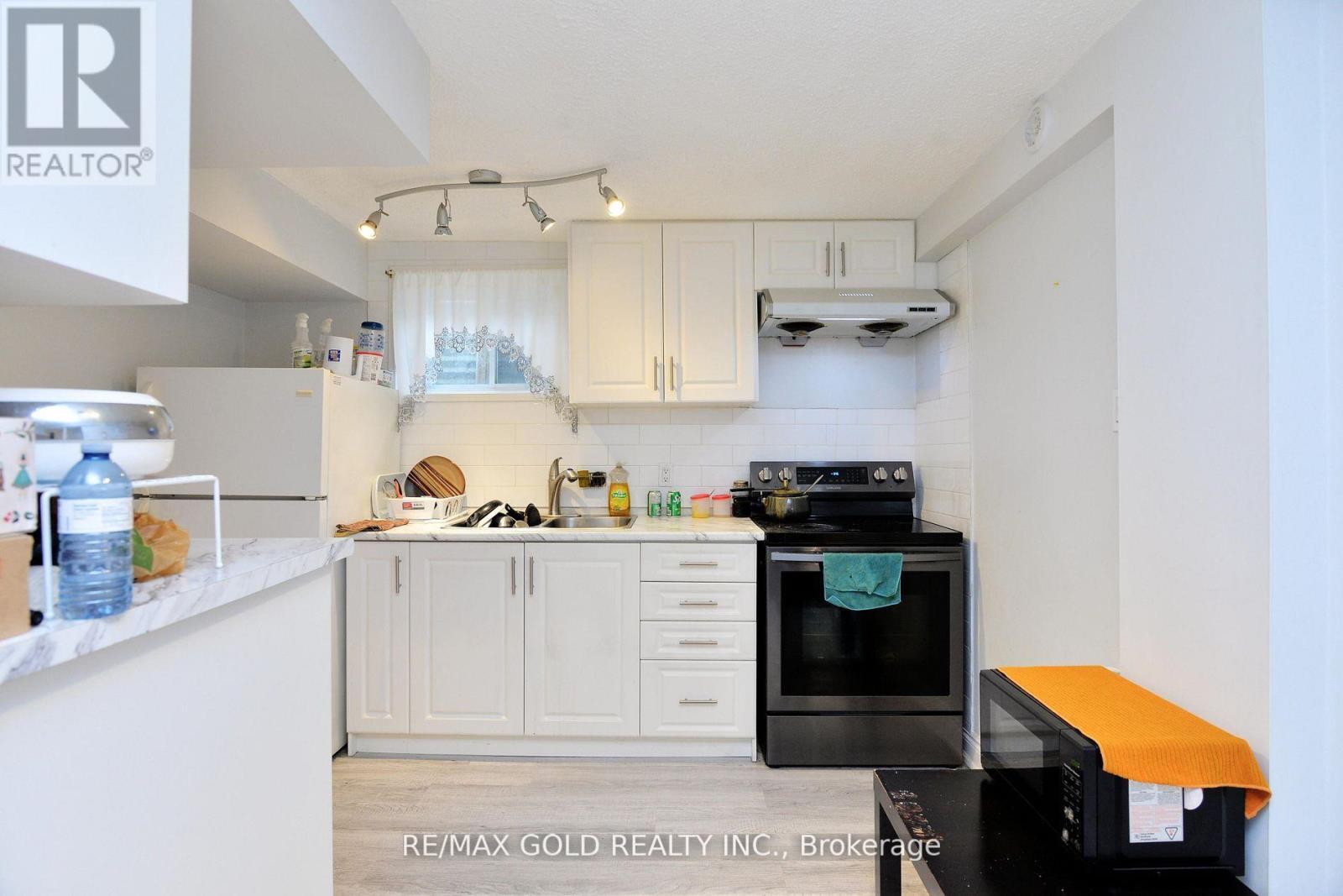 48 Garside Crescent, Brampton, Ontario  L6S 1H6 - Photo 31 - W13640318