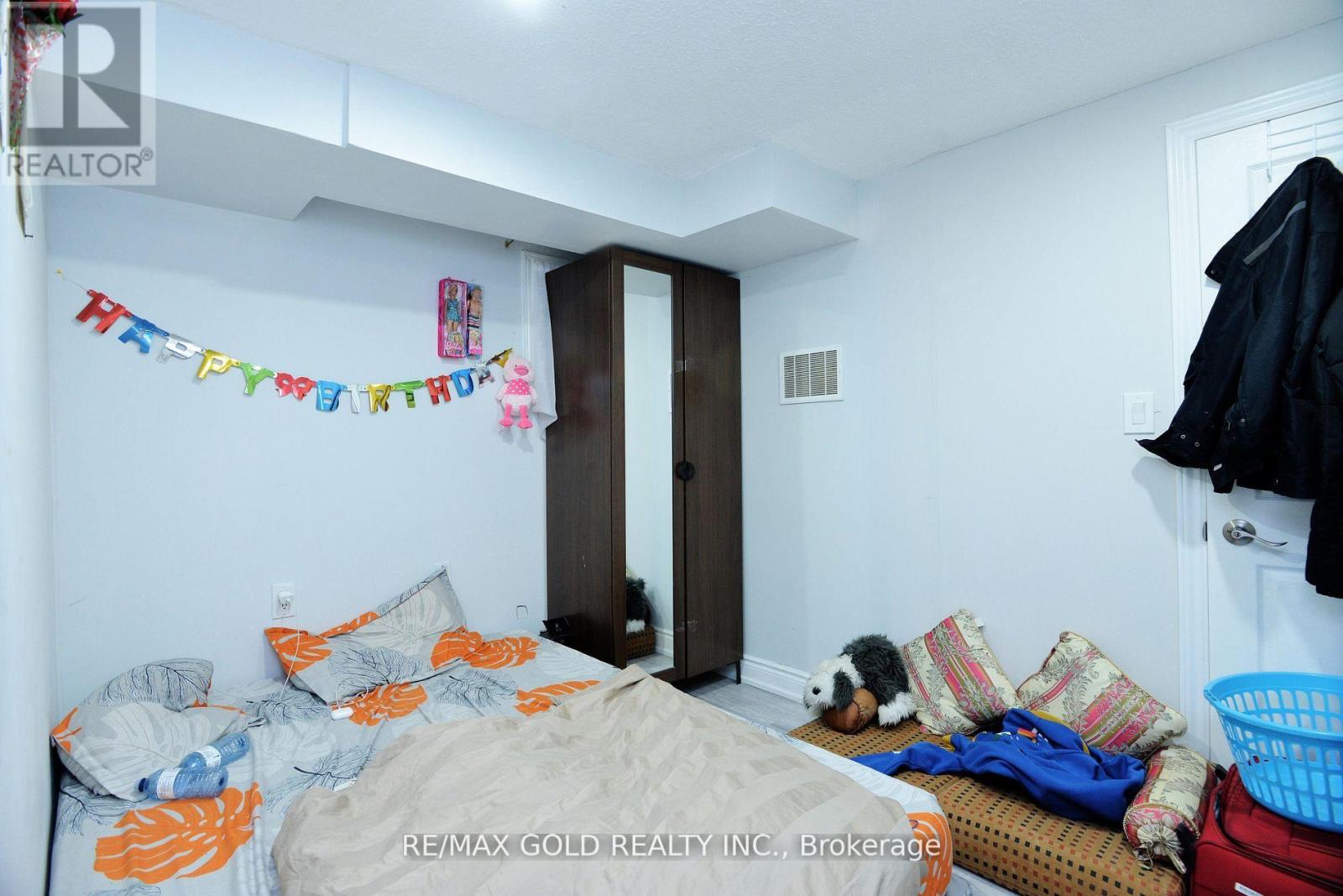 48 Garside Crescent, Brampton, Ontario  L6S 1H6 - Photo 33 - W13640318