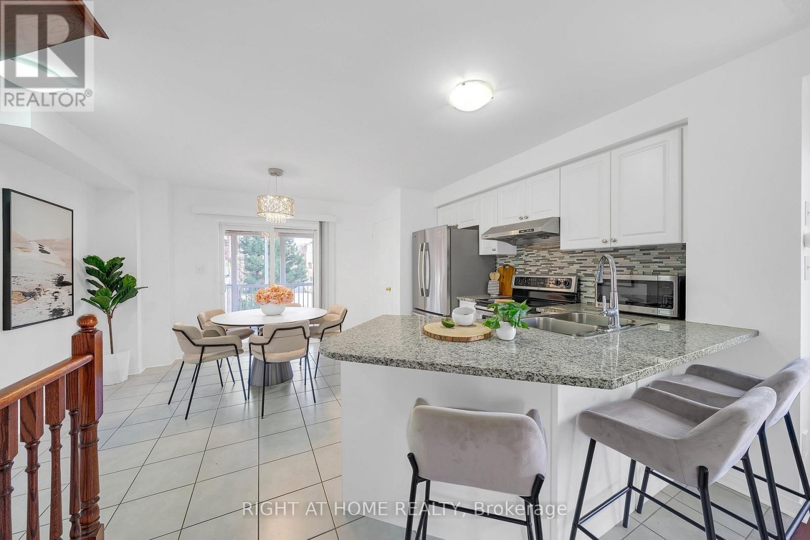 83 Odoardo Di Santo Circle, Toronto, Ontario  M3L 0E9 - Photo 11 - W13640330