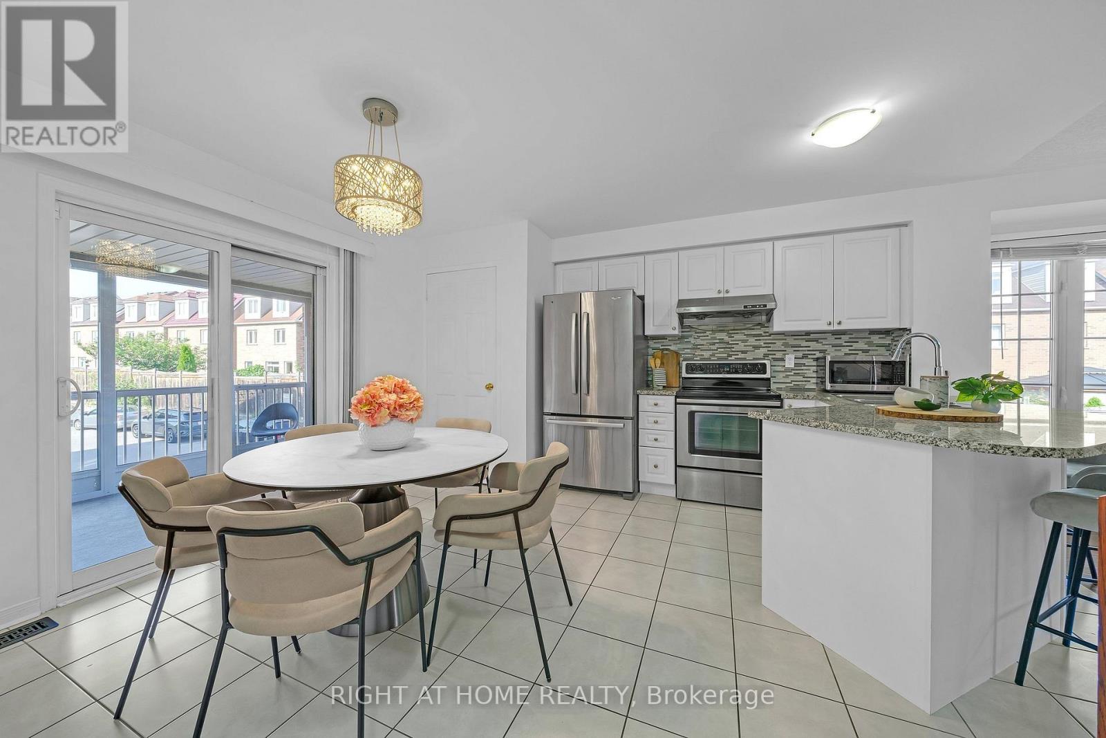 83 Odoardo Di Santo Circle, Toronto, Ontario  M3L 0E9 - Photo 9 - W13640330
