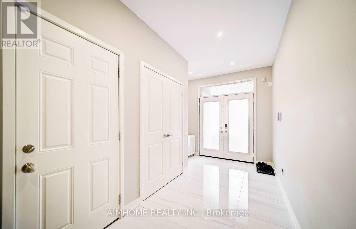 218 Wheat Boom Drive, Oakville, Ontario  L6H 0P4 - Photo 5 - W13640360
