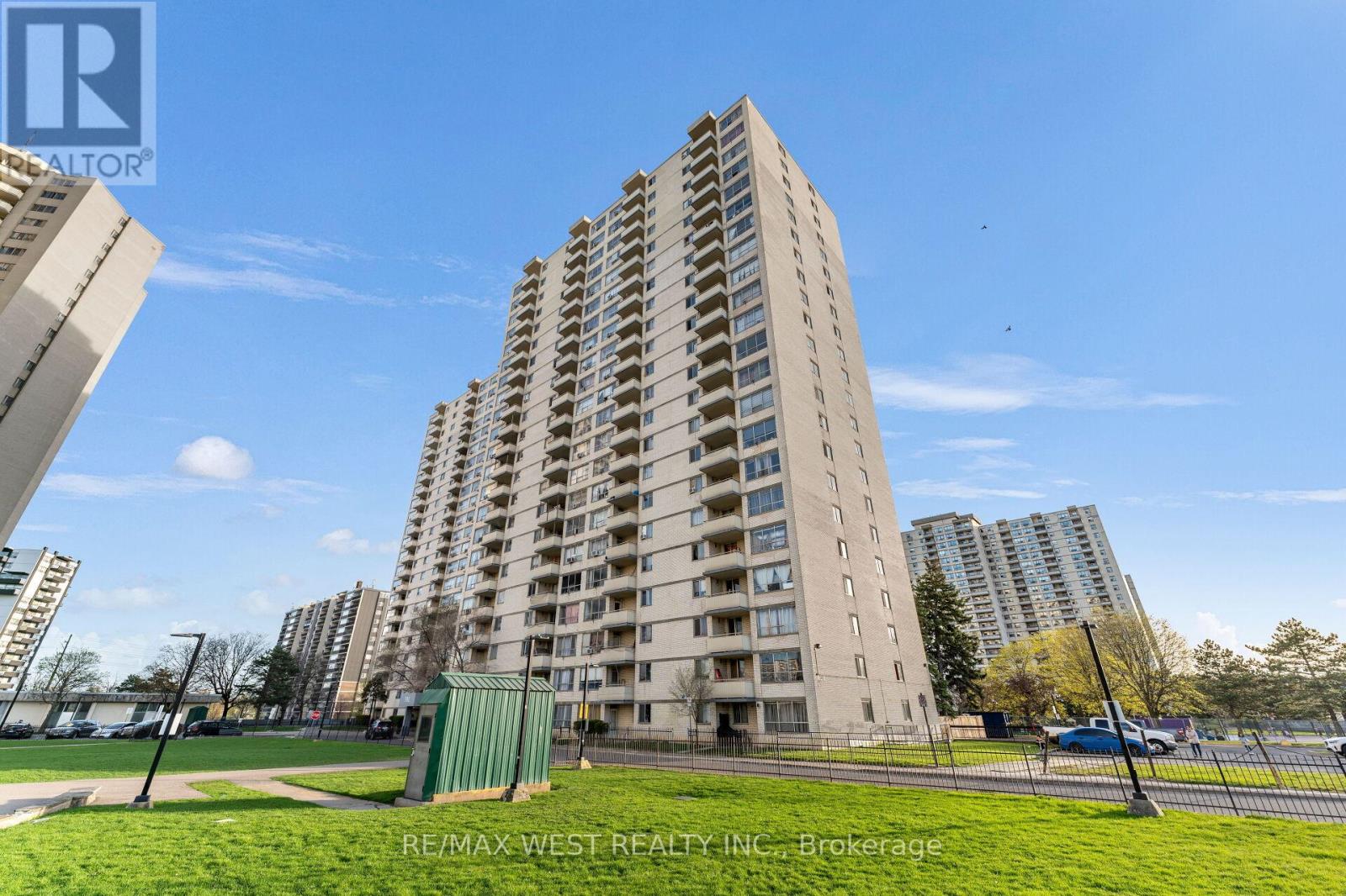 114 - 340 Dixon Road, Toronto, Ontario  M9R 1T1 - Photo 2 - W13640450