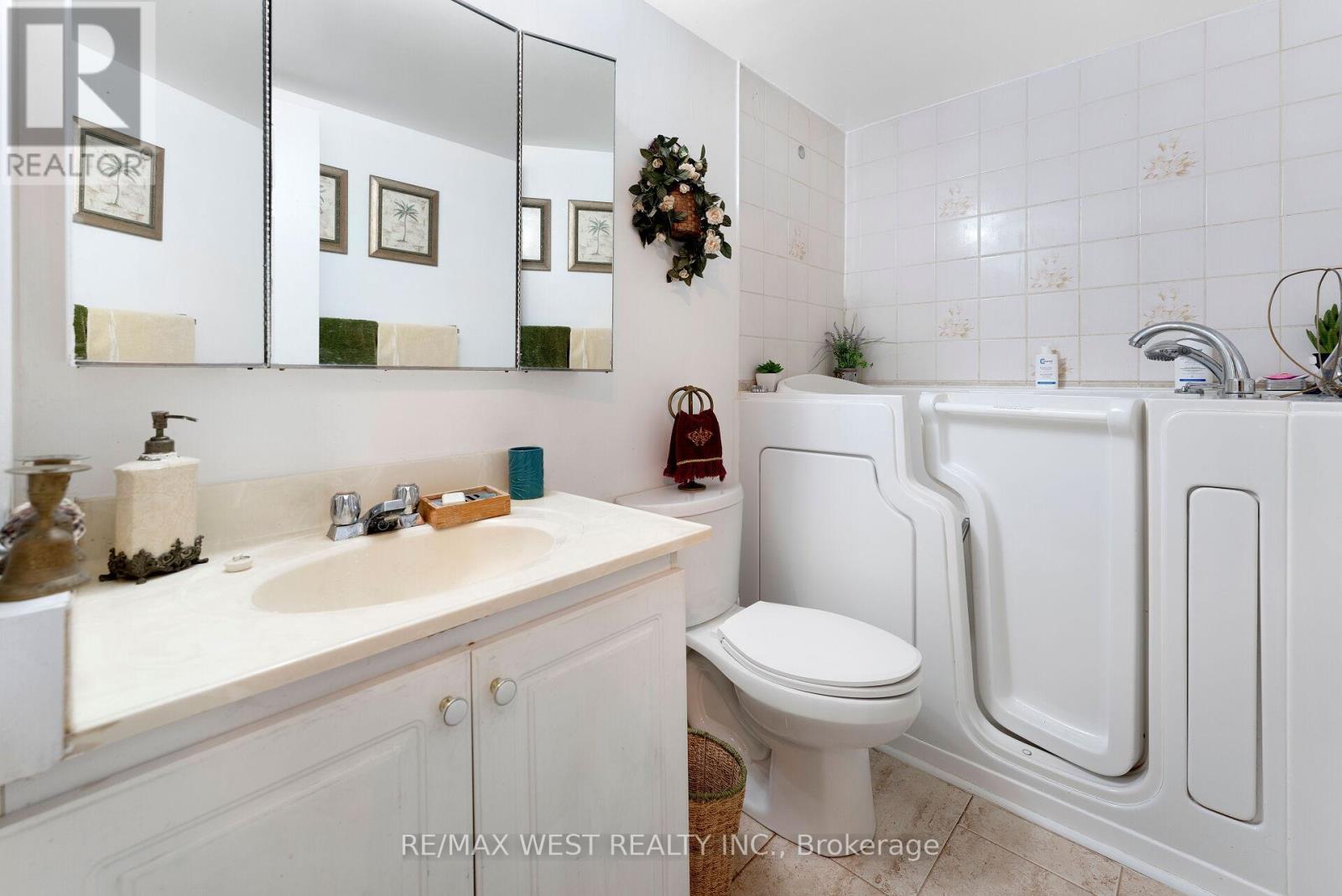 114 - 340 Dixon Road, Toronto, Ontario  M9R 1T1 - Photo 23 - W13640450