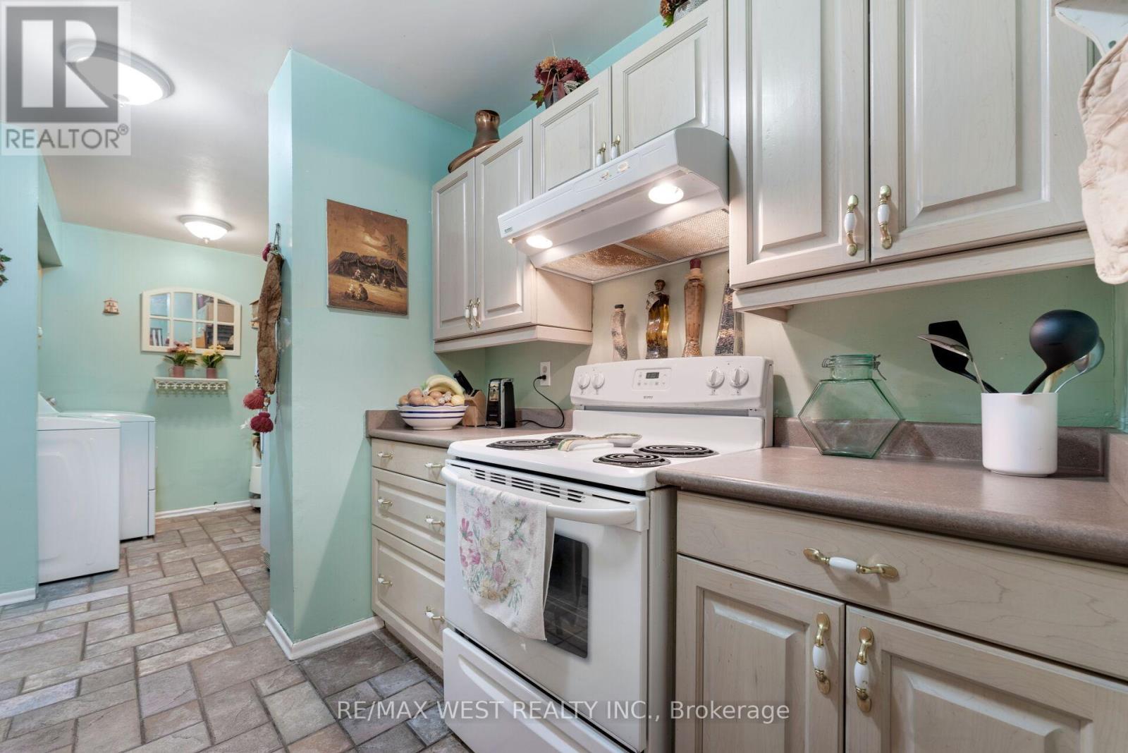 114 - 340 Dixon Road, Toronto, Ontario  M9R 1T1 - Photo 8 - W13640450