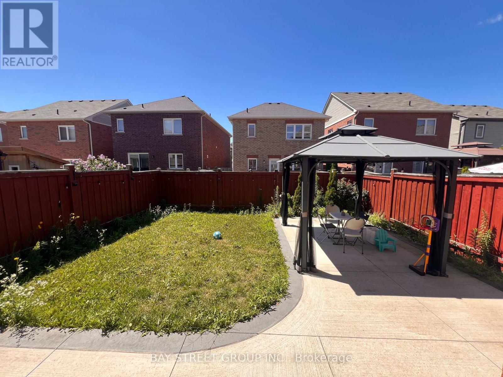 66 Robert Parkinson Drive, Brampton, Ontario  L7A 0X5 - Photo 11 - W13640454