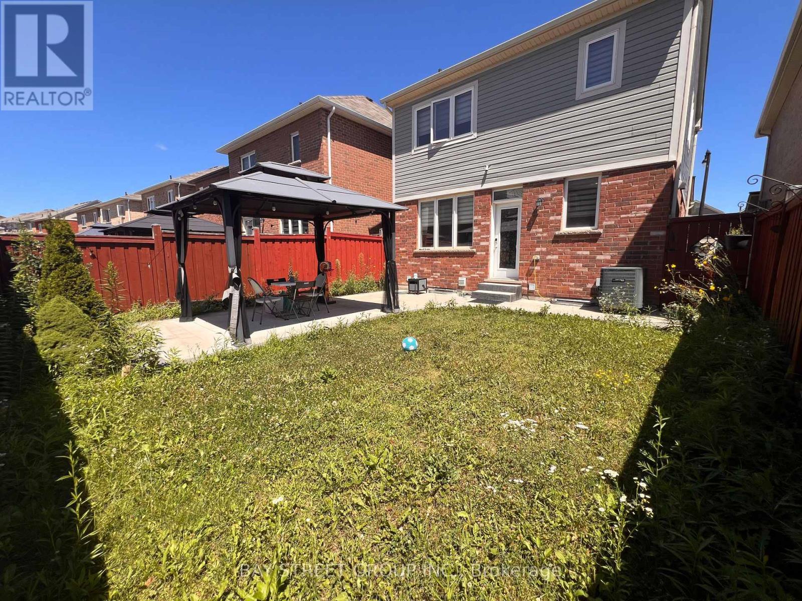 66 Robert Parkinson Drive, Brampton, Ontario  L7A 0X5 - Photo 12 - W13640454