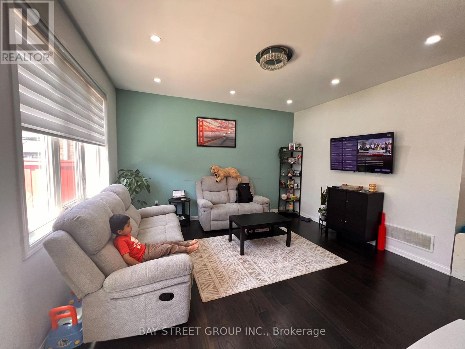 66 Robert Parkinson Drive, Brampton, Ontario  L7A 0X5 - Photo 6 - W13640454