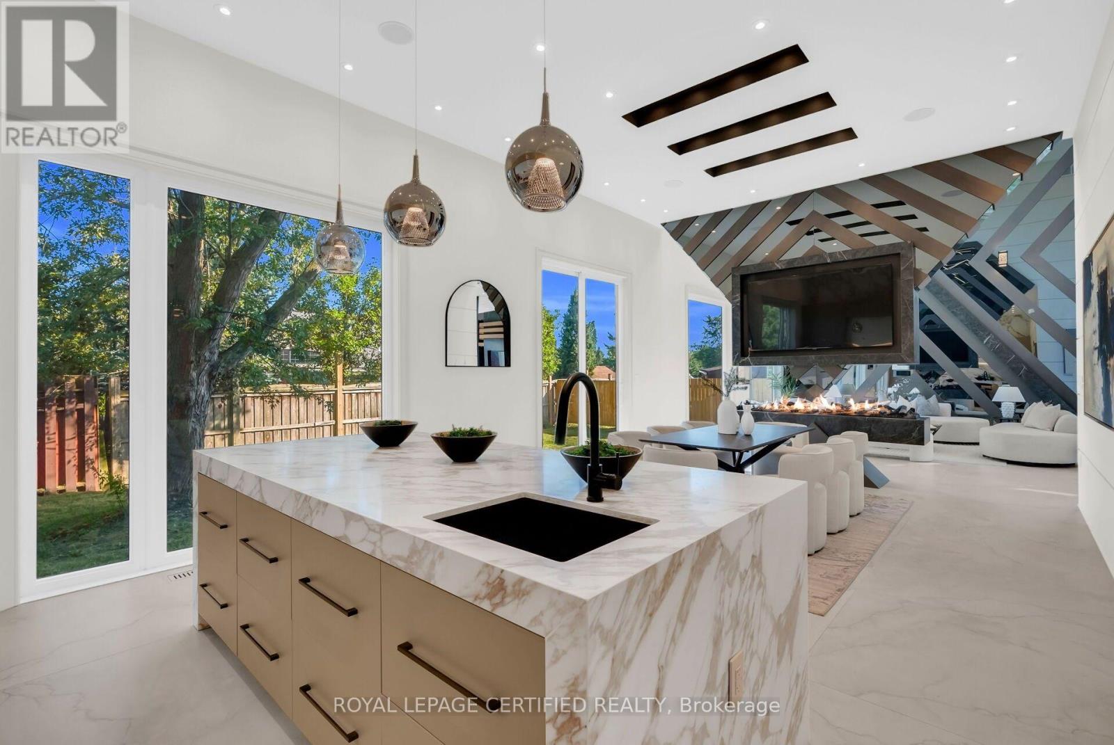 1374 Tansley Drive, Oakville, Ontario  L6L 2N4 - Photo 13 - W13640460