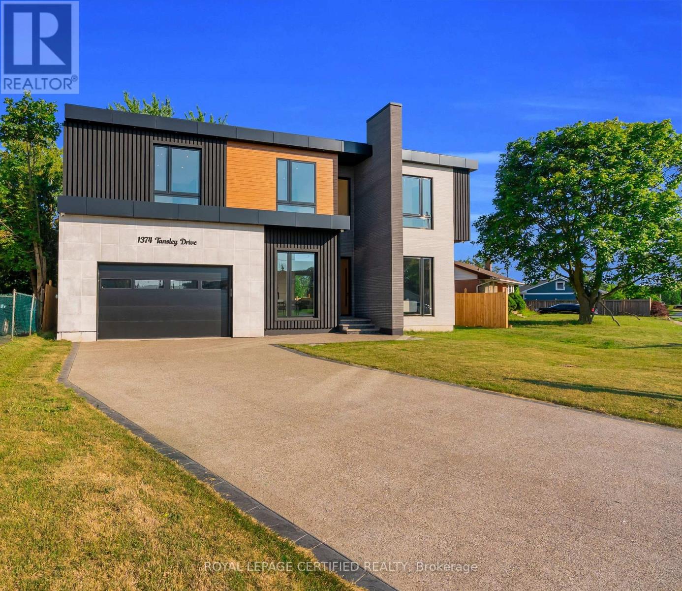 1374 Tansley Drive, Oakville, Ontario  L6L 2N4 - Photo 2 - W13640460