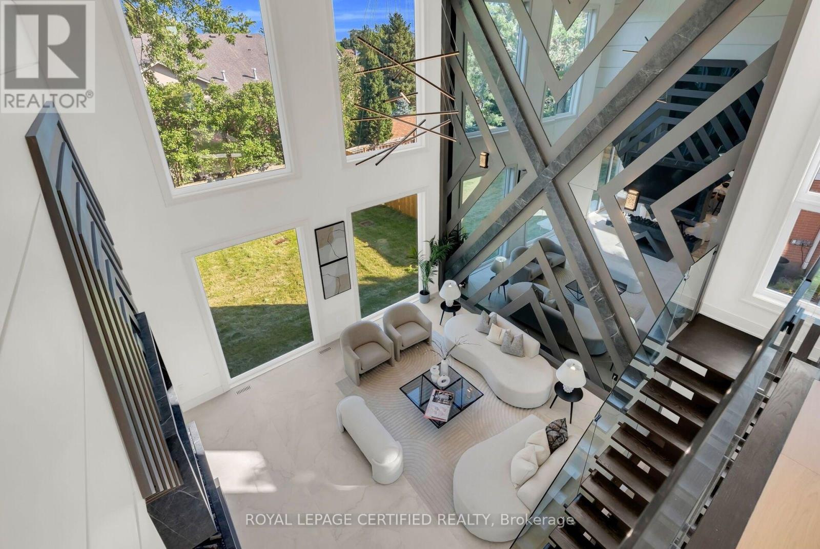 1374 Tansley Drive, Oakville, Ontario  L6L 2N4 - Photo 4 - W13640460