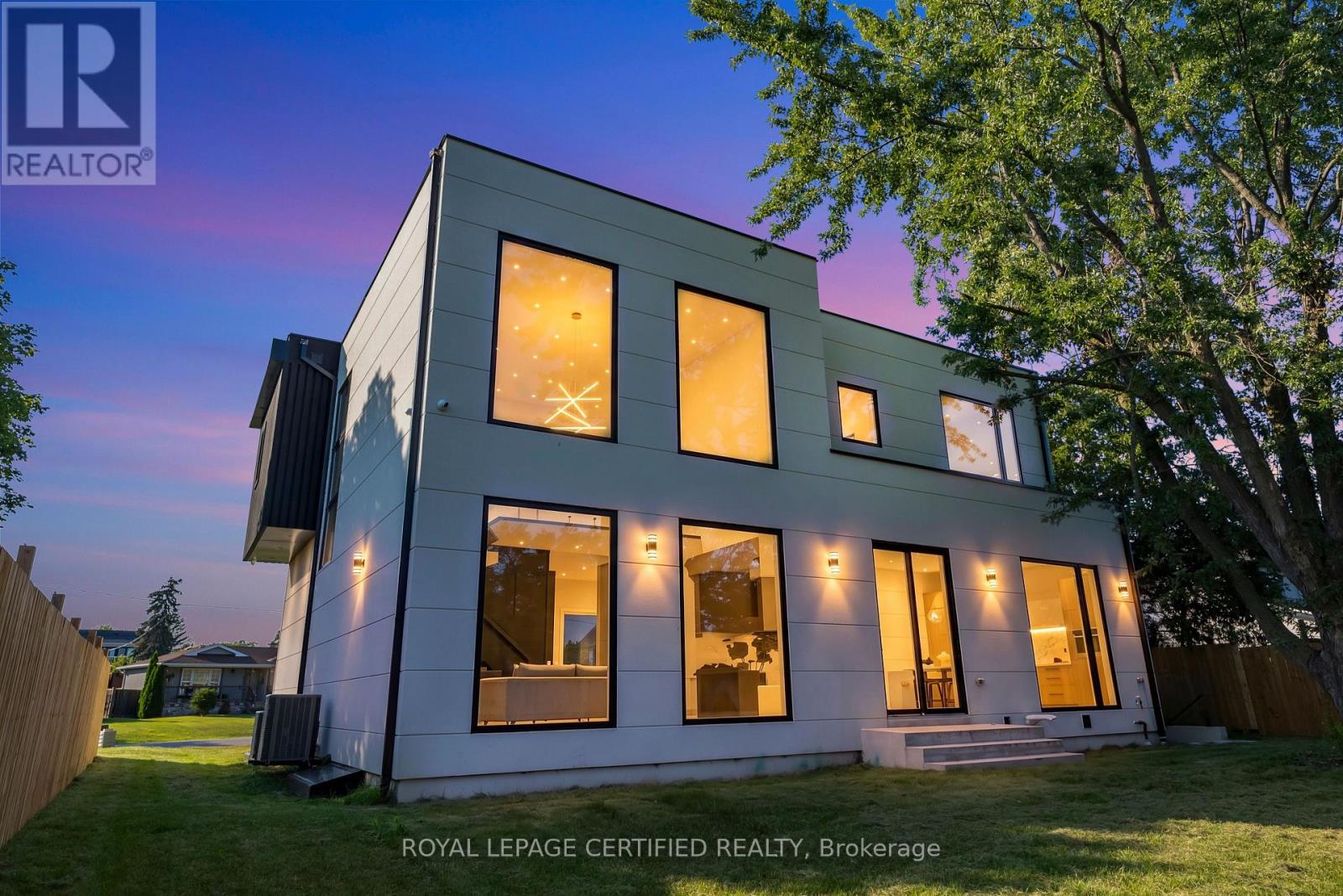 1374 Tansley Drive, Oakville, Ontario  L6L 2N4 - Photo 49 - W13640460