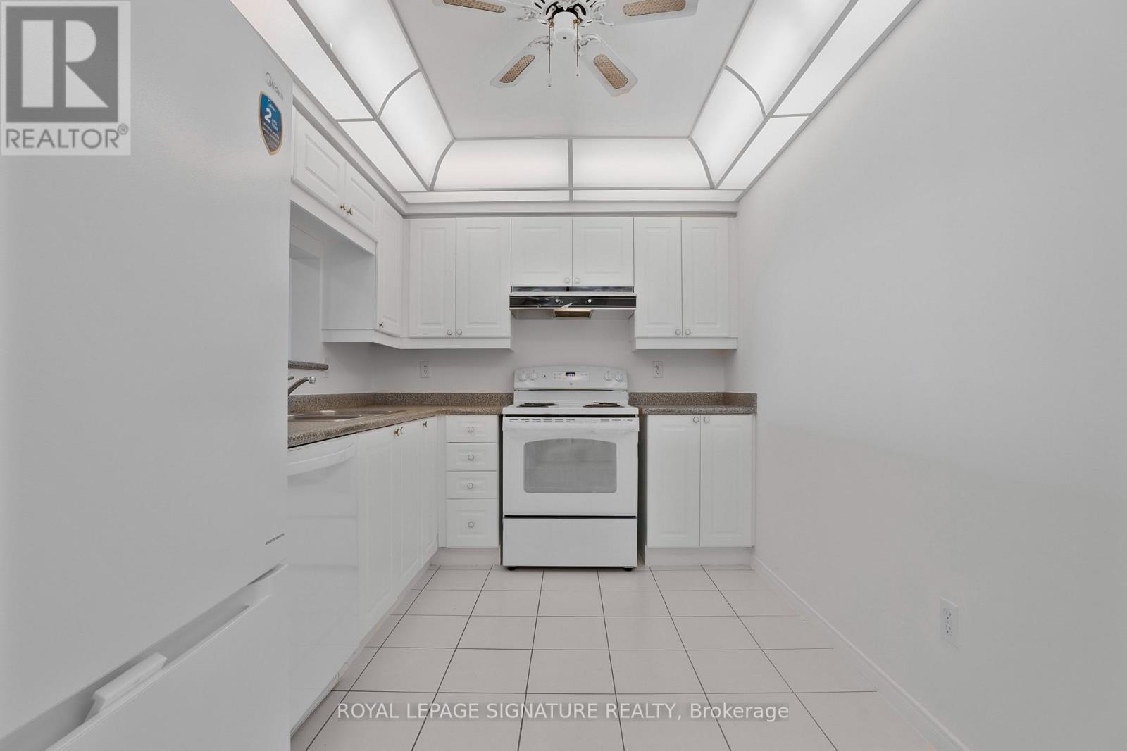 1410 - 11 Townsgate Drive, Vaughan (Crestwood-Springfarm-Yorkhill), Ontario  L4J 8G4 - Photo 8 - N13640234