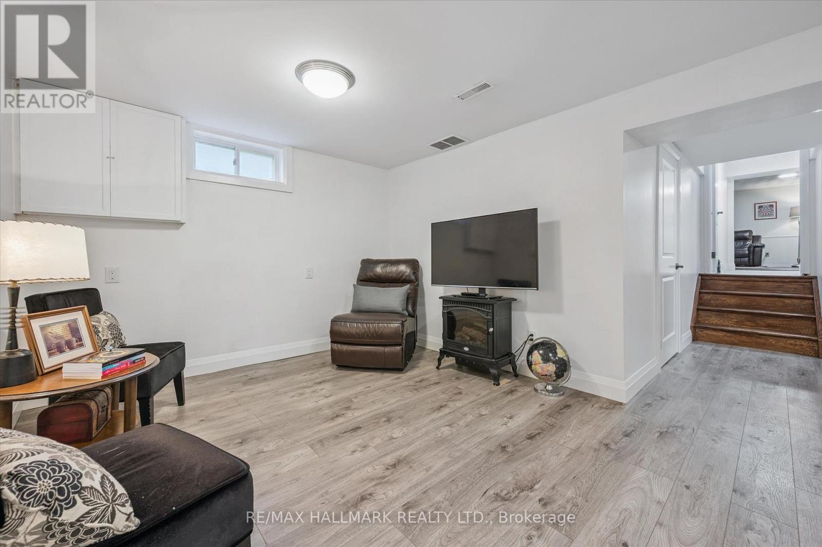 32 Warwick Court, Kitchener, Ontario  N2E 2P1 - Photo 24 - X13640254