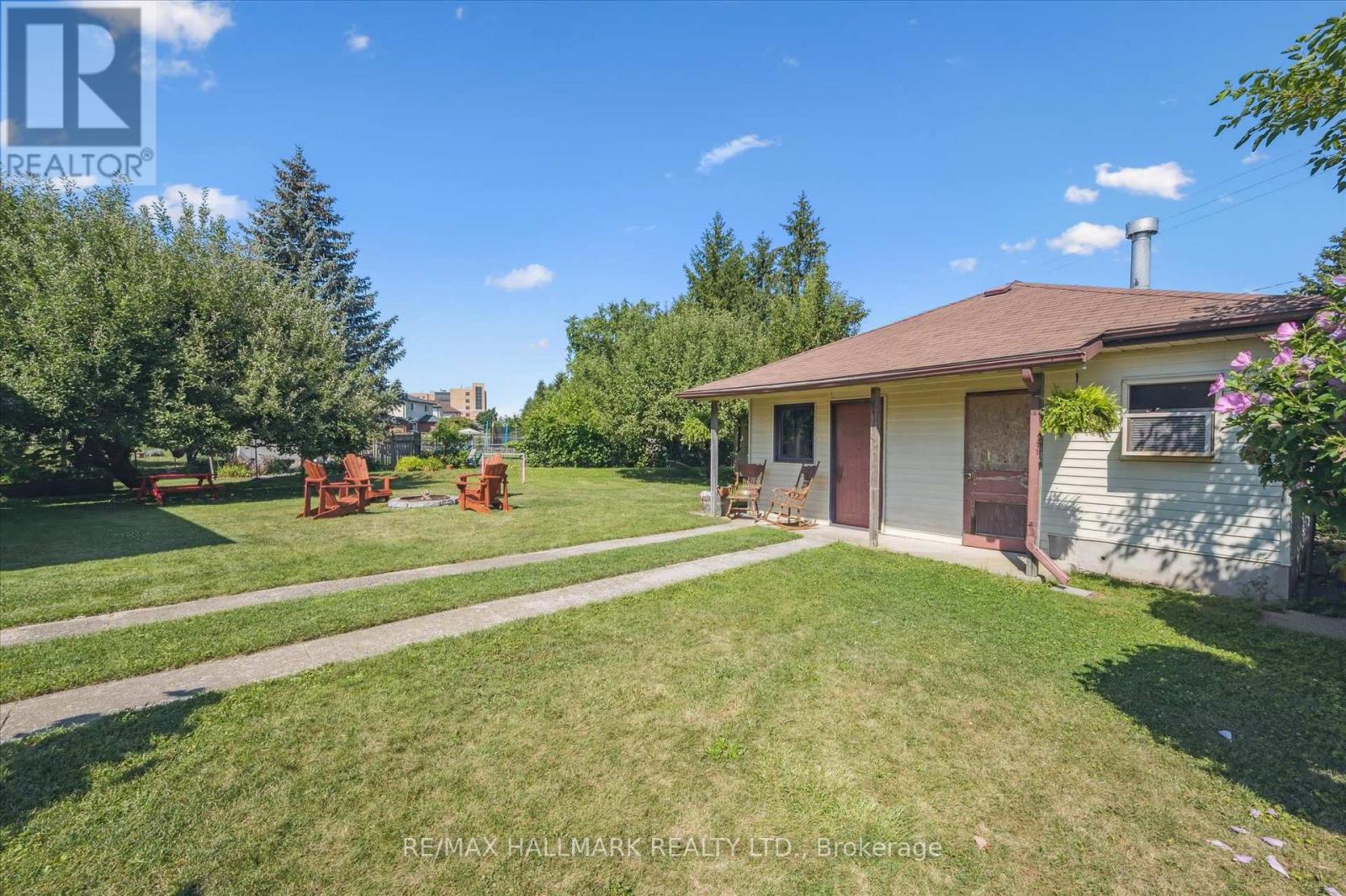 32 Warwick Court, Kitchener, Ontario  N2E 2P1 - Photo 34 - X13640254