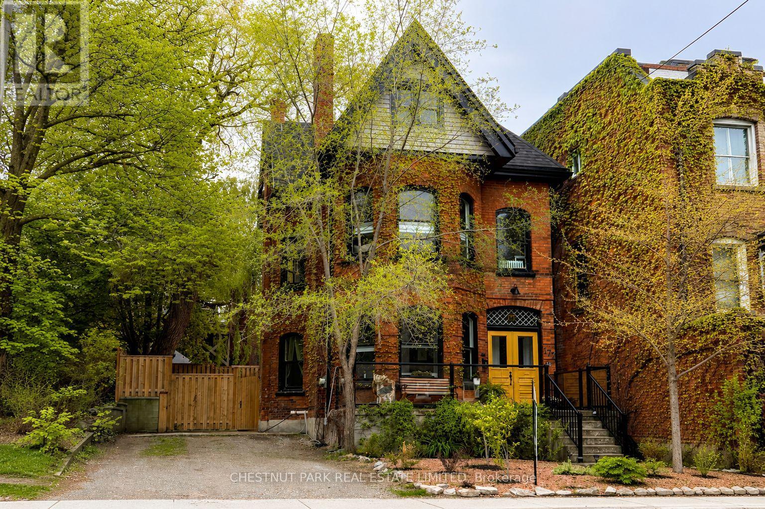 177 Charlton Avenue W, Hamilton, Ontario  L8P 2C8 - Photo 2 - X13640510